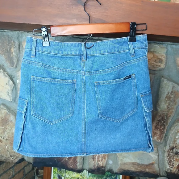 Bardot Vintage Blue Zerah Cargo Mini Denim Skirt Size 4 Retails $108 - Picture 4 of 9